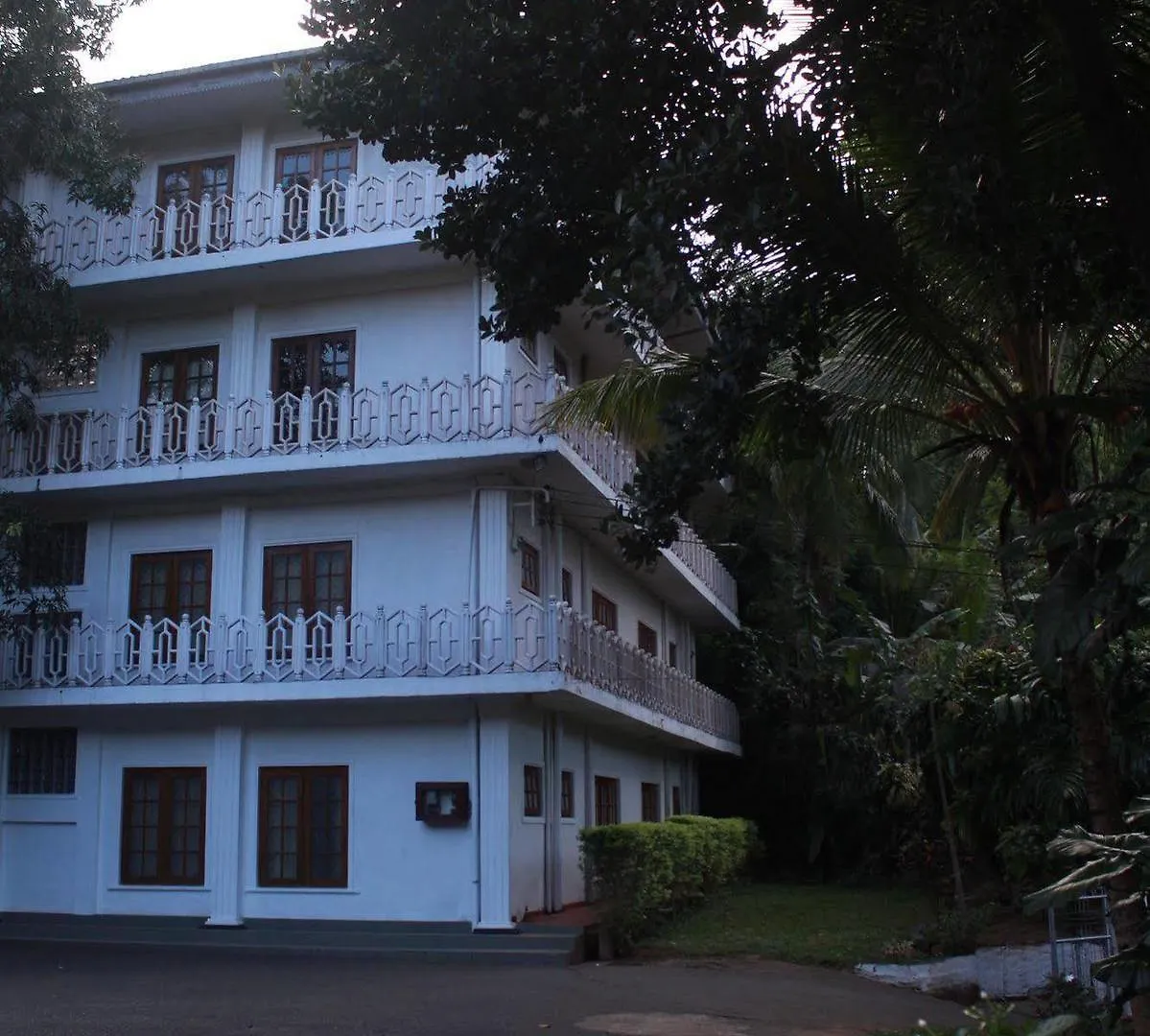 Hotel Oyo 433 Paradise Resort Kandy